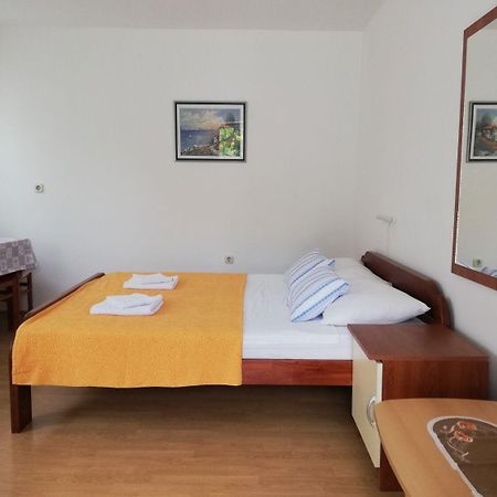 Apartments Nada - 100 M From Beach Калі Екстер'єр фото