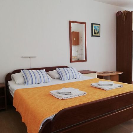 Apartments Nada - 100 M From Beach Калі Екстер'єр фото